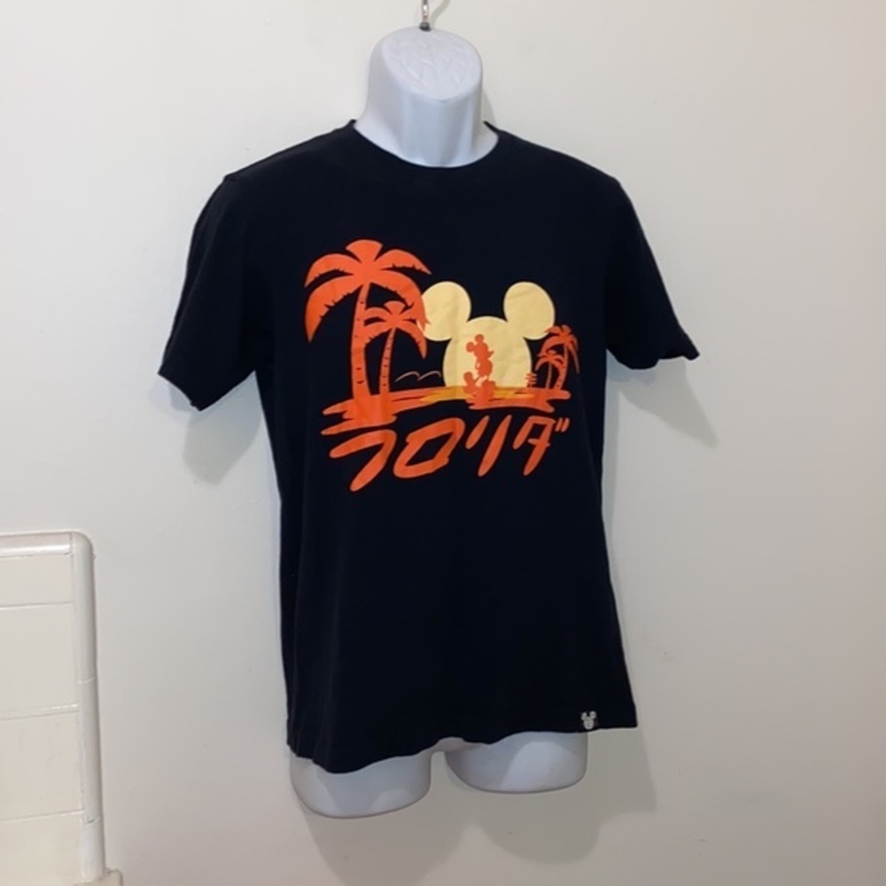 Unisex UNIQULO x Disney “Magic For All” Collaboration Mickey Tropical Sunset Tee - Picture 3 of 9